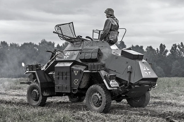 Брониран автомобил SdKfz 222